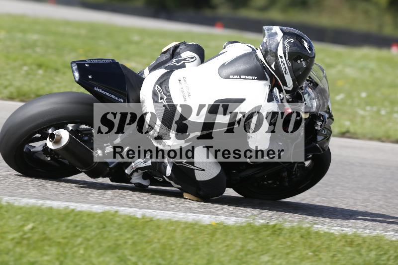 /53 16.09.2025 Track Day Domi Aegerter ADR/Gruppe rot/9